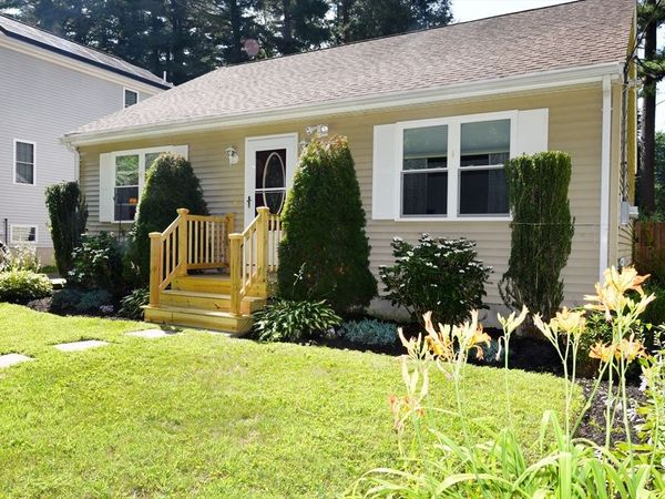 34 Thirteenth Ave, Halifax, MA 02338