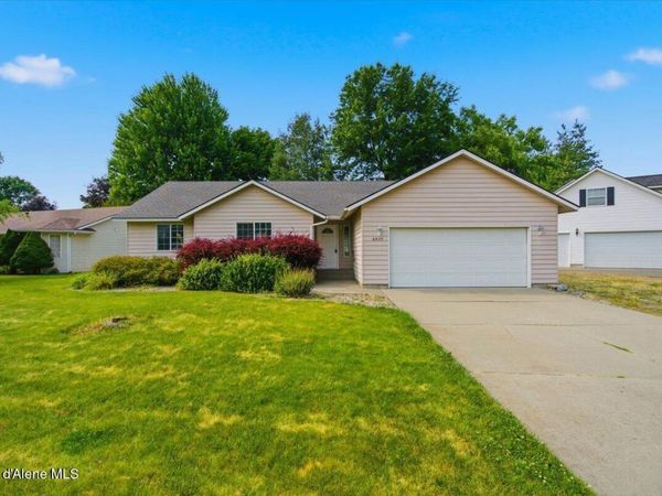 8479 N Summerfield LOOP, Hayden, ID 83835