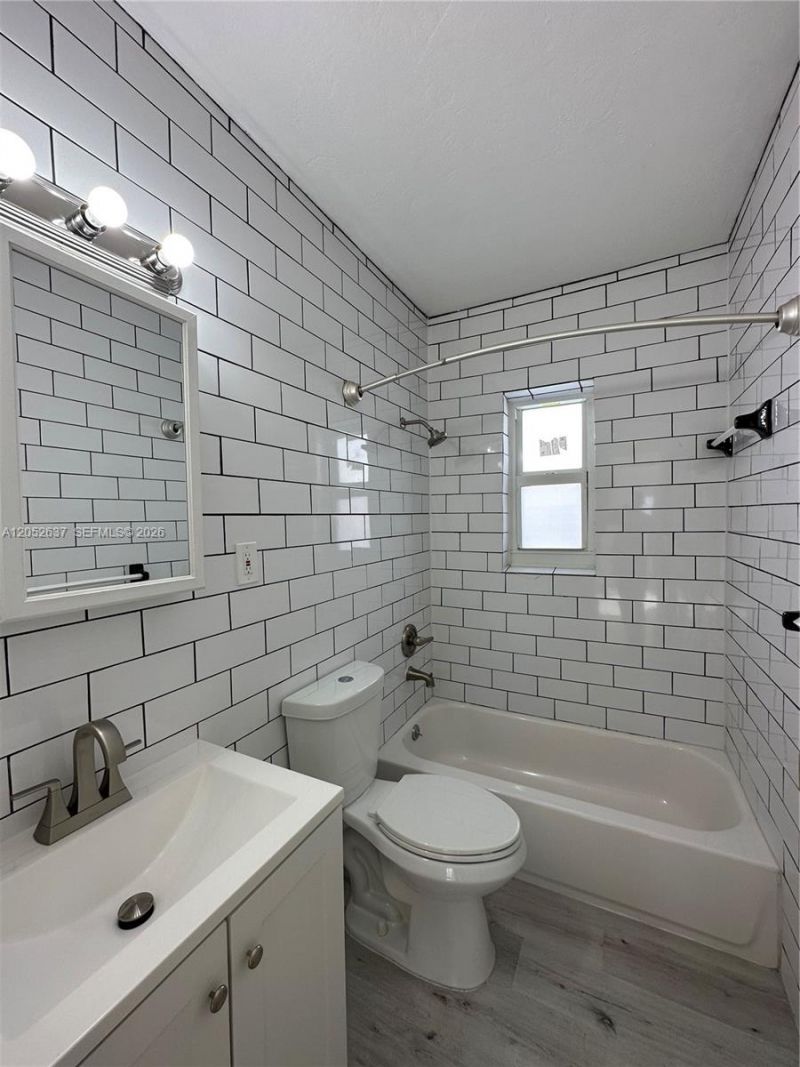 955 Bay Dr , Unit 7, Miami Beach, FL 33141 Photo