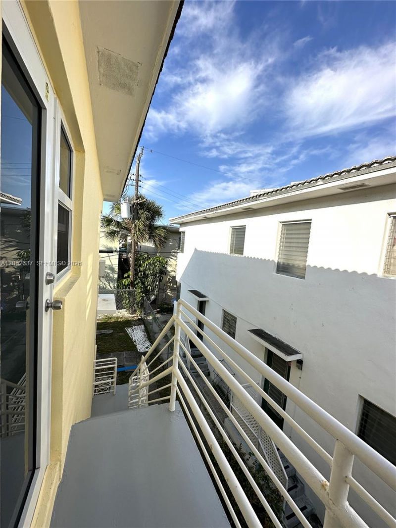 955 Bay Dr , Unit 7, Miami Beach, FL 33141 Photo