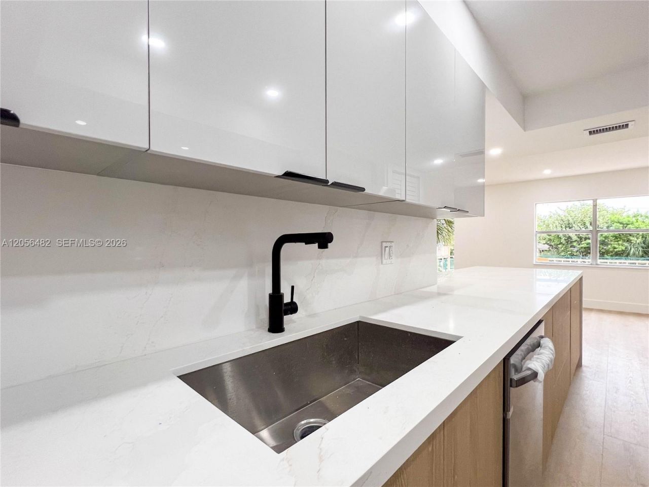 17911 NW 68th Ave, Unit O207, Hialeah, FL 33015 Photo
