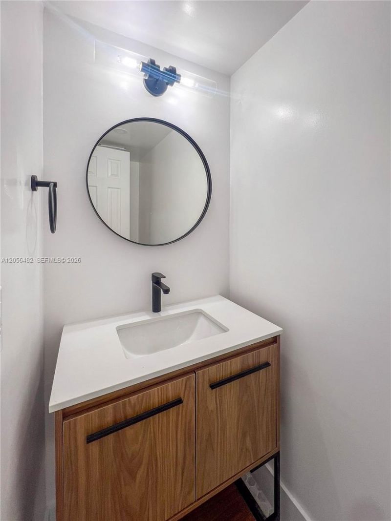 17911 NW 68th Ave, Unit O207, Hialeah, FL 33015 Photo