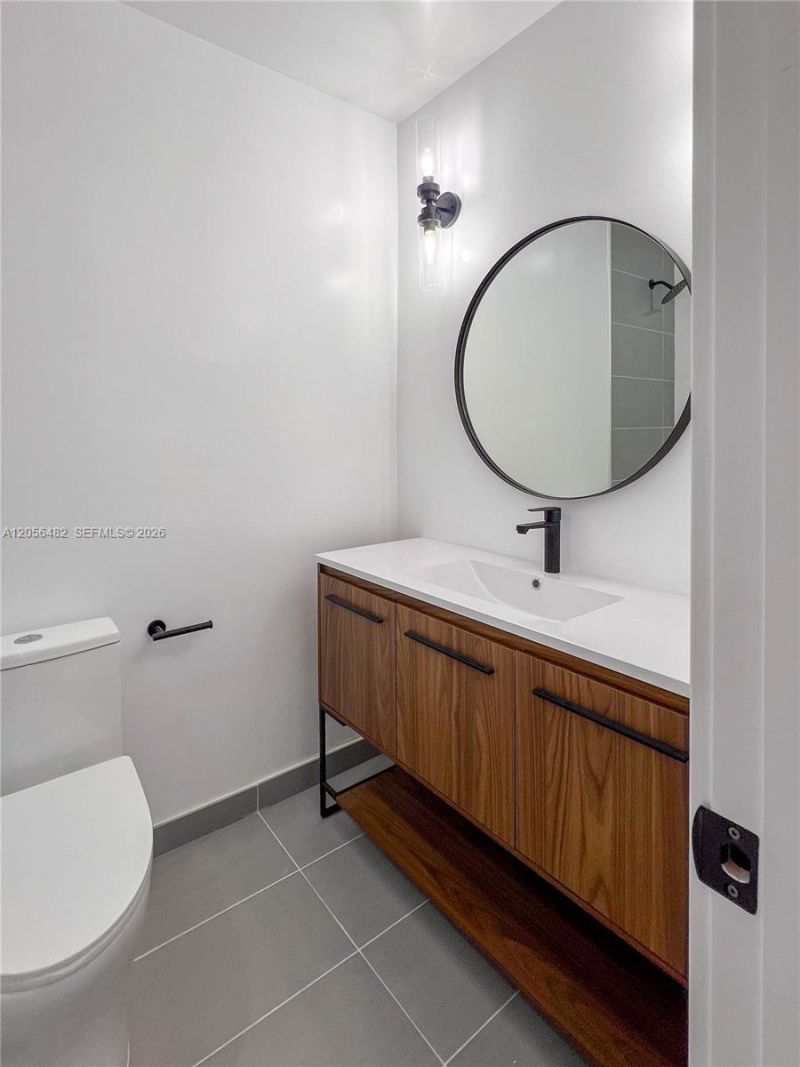 17911 NW 68th Ave, Unit O207, Hialeah, FL 33015 Photo