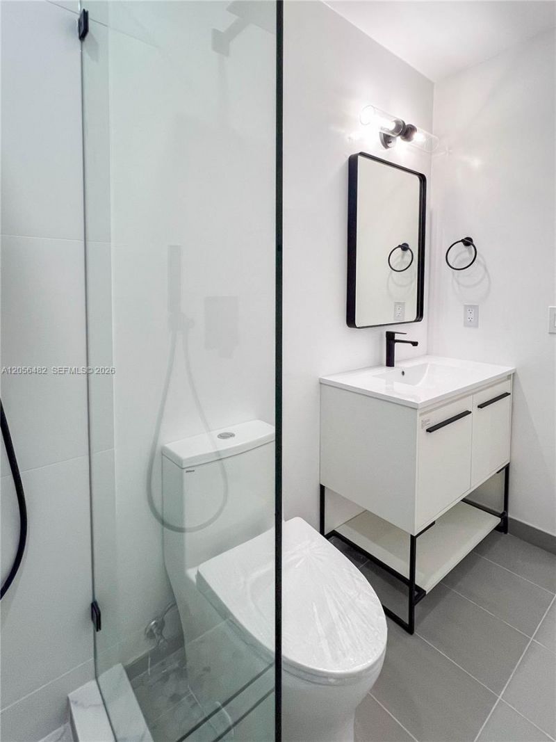 17911 NW 68th Ave, Unit O207, Hialeah, FL 33015 Photo