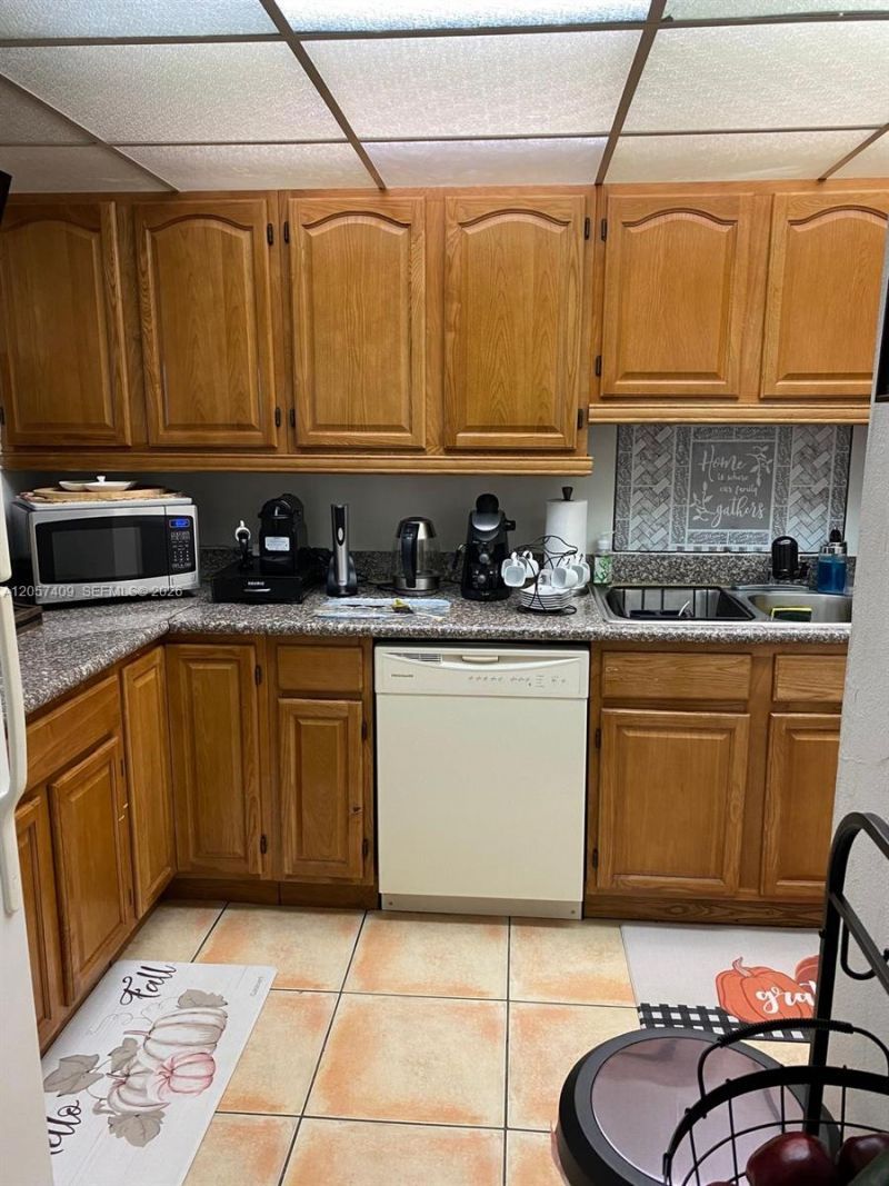 10000 NW 80th Ct, Unit 2357, Hialeah Gardens, FL 33016 Photo