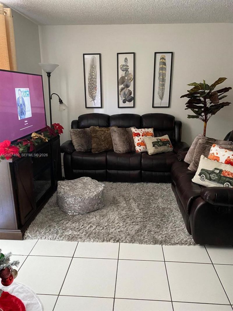 10000 NW 80th Ct, Unit 2357, Hialeah Gardens, FL 33016 Photo