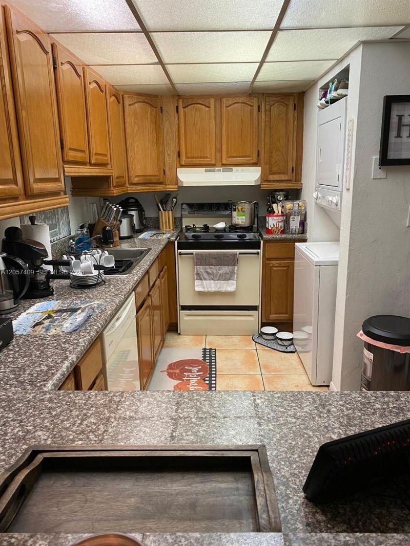 10000 NW 80th Ct, Unit 2357, Hialeah Gardens, FL 33016 Photo