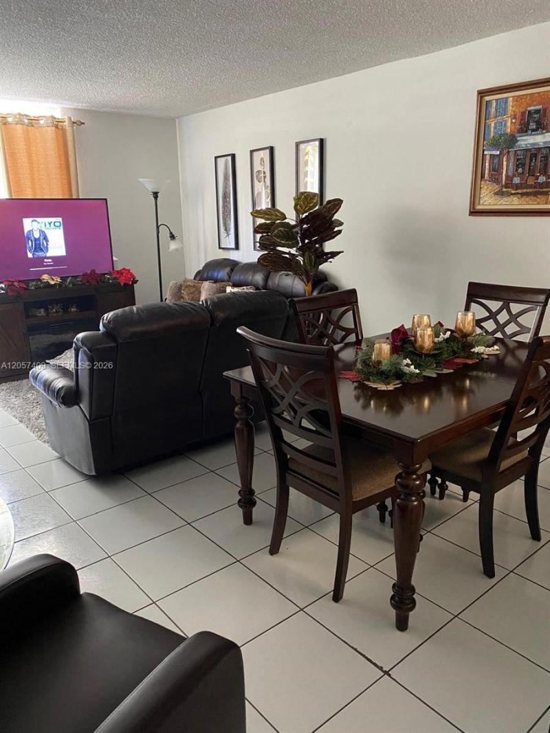10000 NW 80th Ct, Unit 2357, Hialeah Gardens, FL 33016 Photo