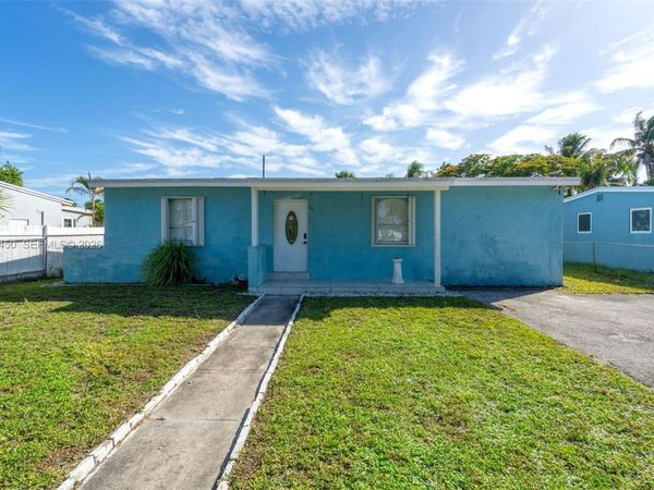 1207 Chateau Park Dr , Fort Lauderdale, FL 33311