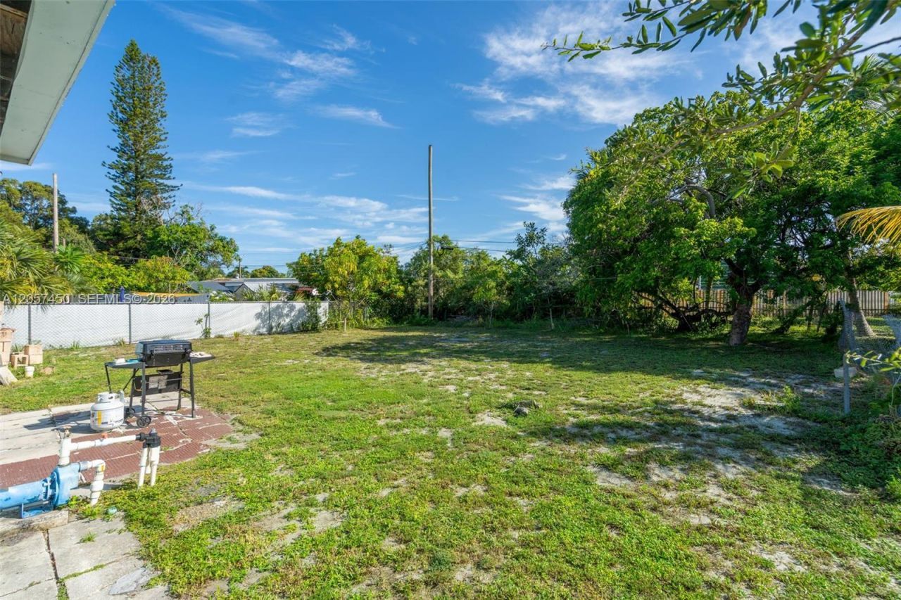 1207 Chateau Park Dr , Fort Lauderdale, FL 33311 Photo