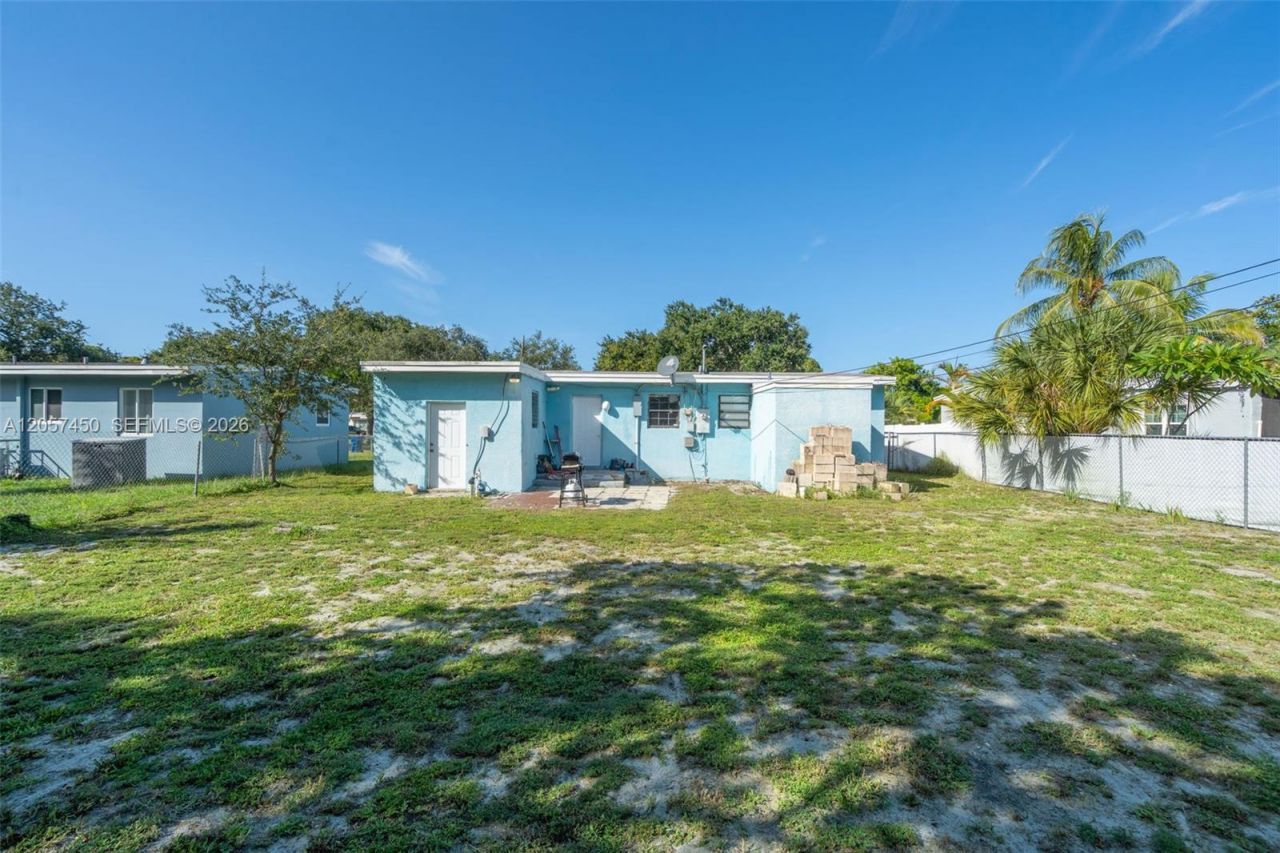 1207 Chateau Park Dr , Fort Lauderdale, FL 33311 Photo