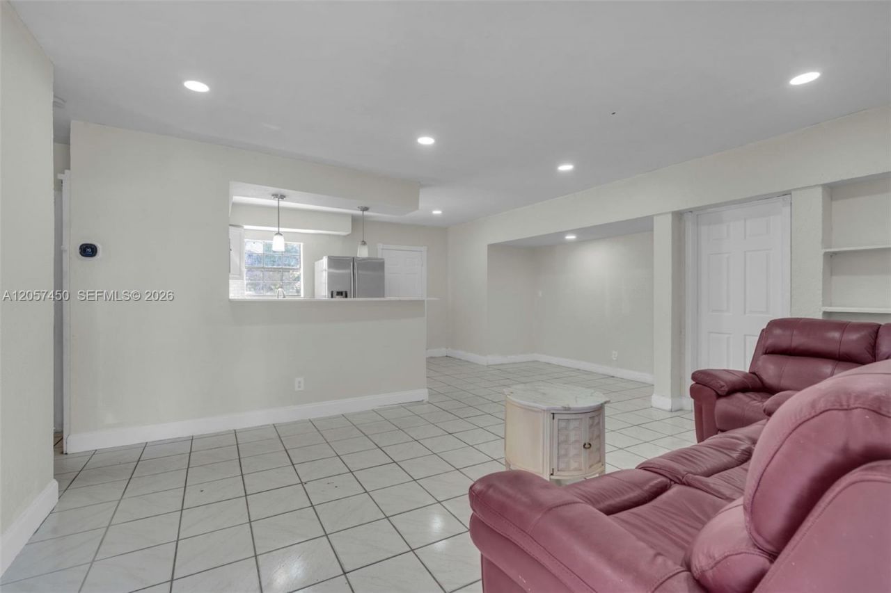 1207 Chateau Park Dr , Fort Lauderdale, FL 33311 Photo