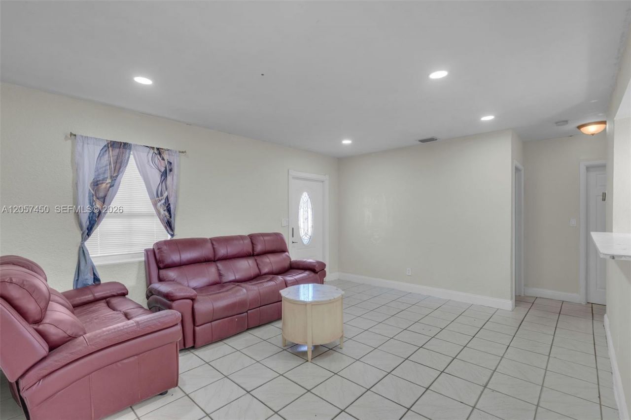 1207 Chateau Park Dr , Fort Lauderdale, FL 33311 Photo