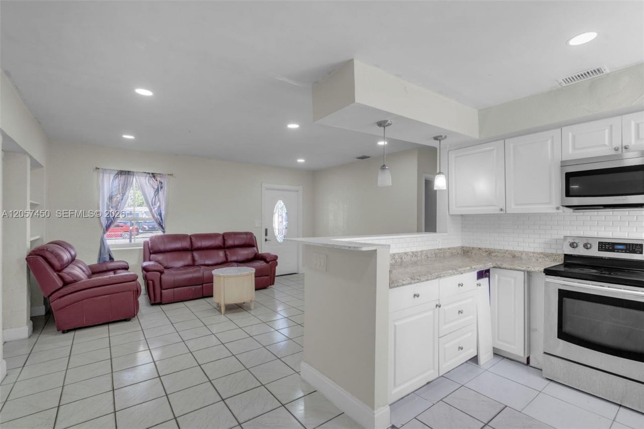 1207 Chateau Park Dr , Fort Lauderdale, FL 33311 Photo
