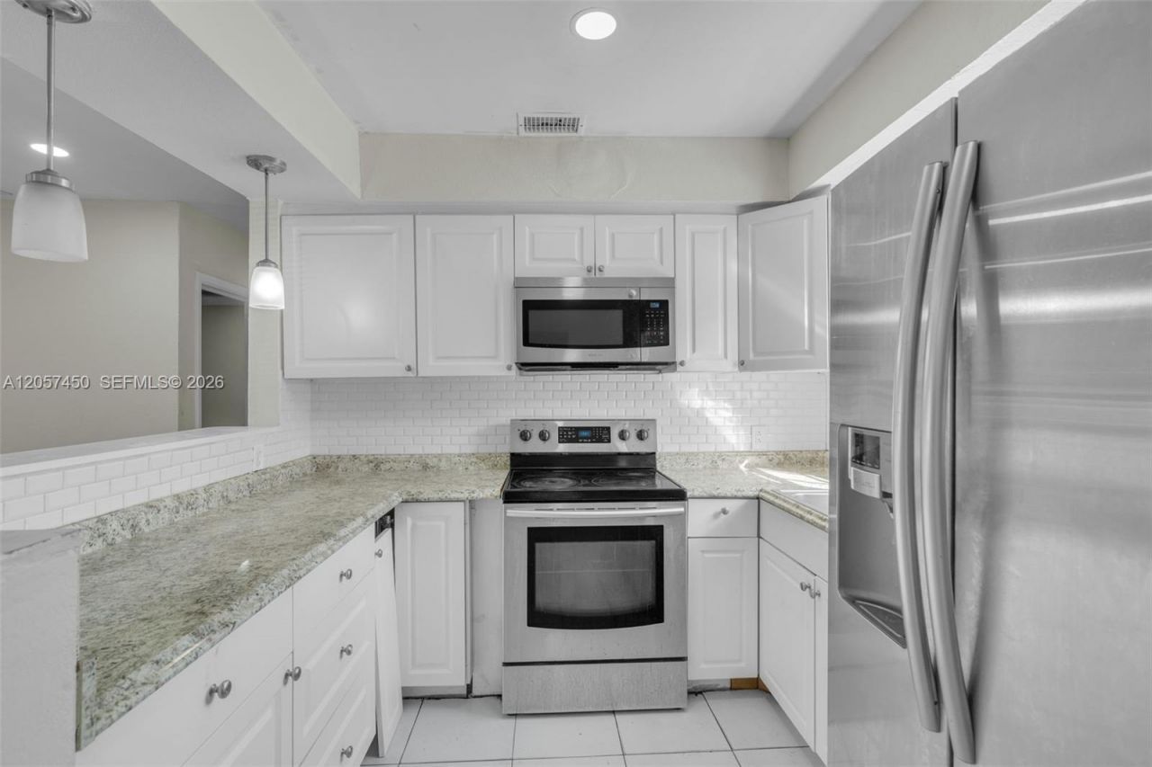 1207 Chateau Park Dr , Fort Lauderdale, FL 33311 Photo