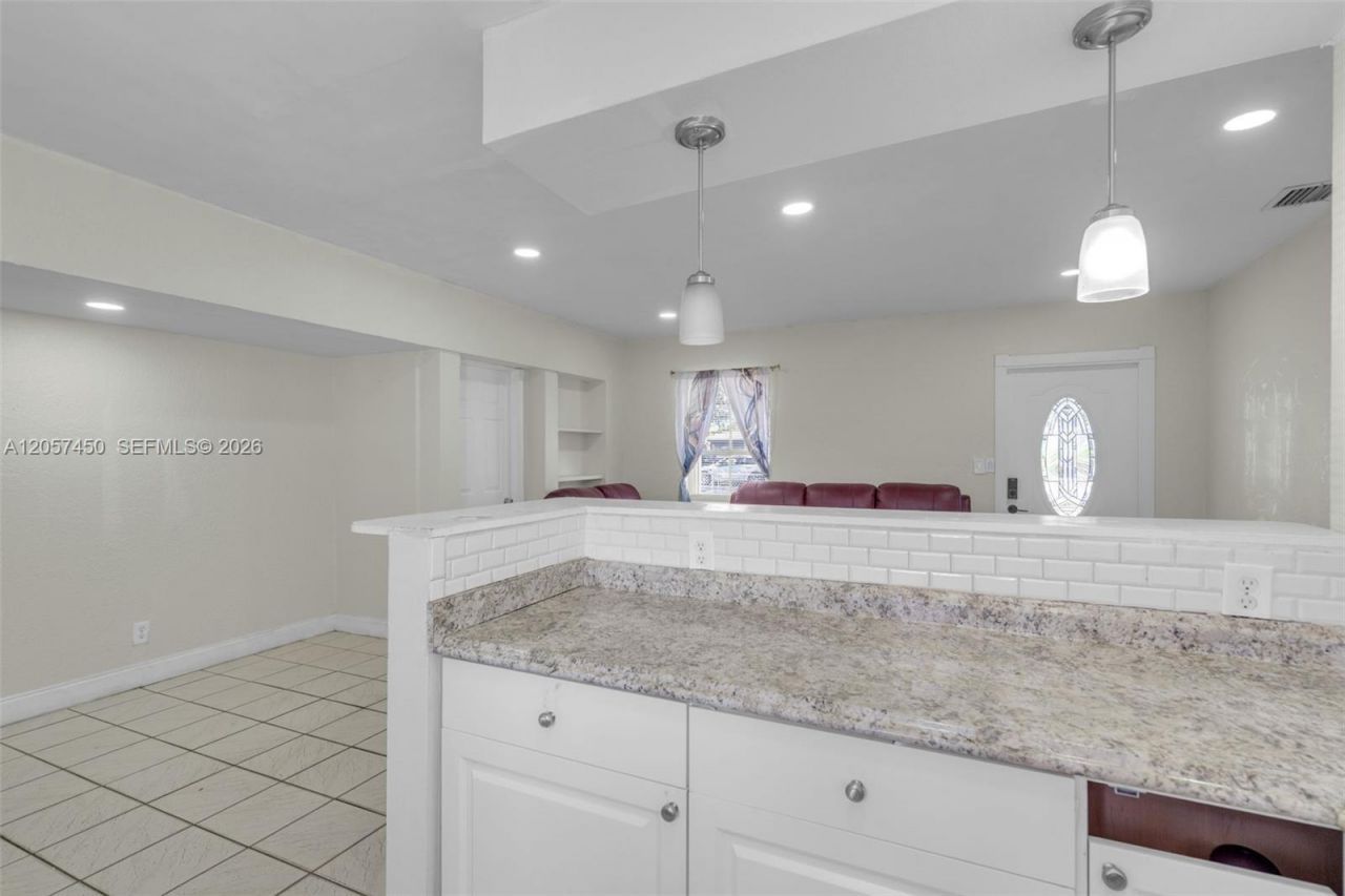 1207 Chateau Park Dr , Fort Lauderdale, FL 33311 Photo