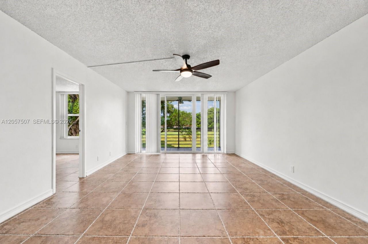 8421 Lagos De Campo Blvd, Unit 202T, Tamarac, FL 33321 Photo