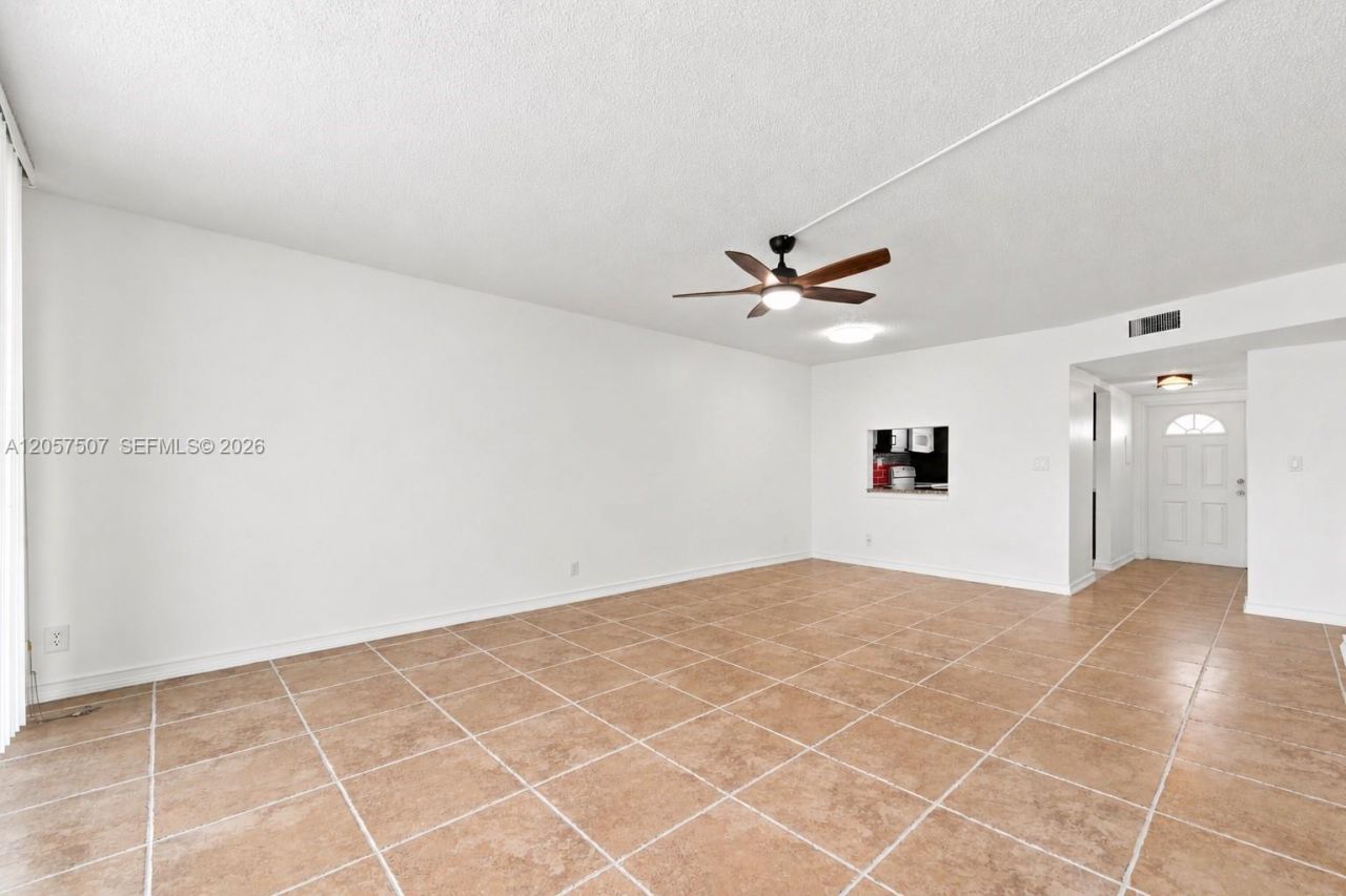 8421 Lagos De Campo Blvd, Unit 202T, Tamarac, FL 33321 Photo