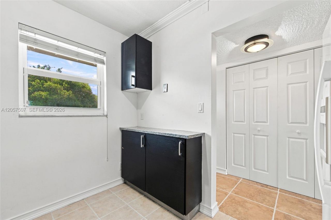 8421 Lagos De Campo Blvd, Unit 202T, Tamarac, FL 33321 Photo