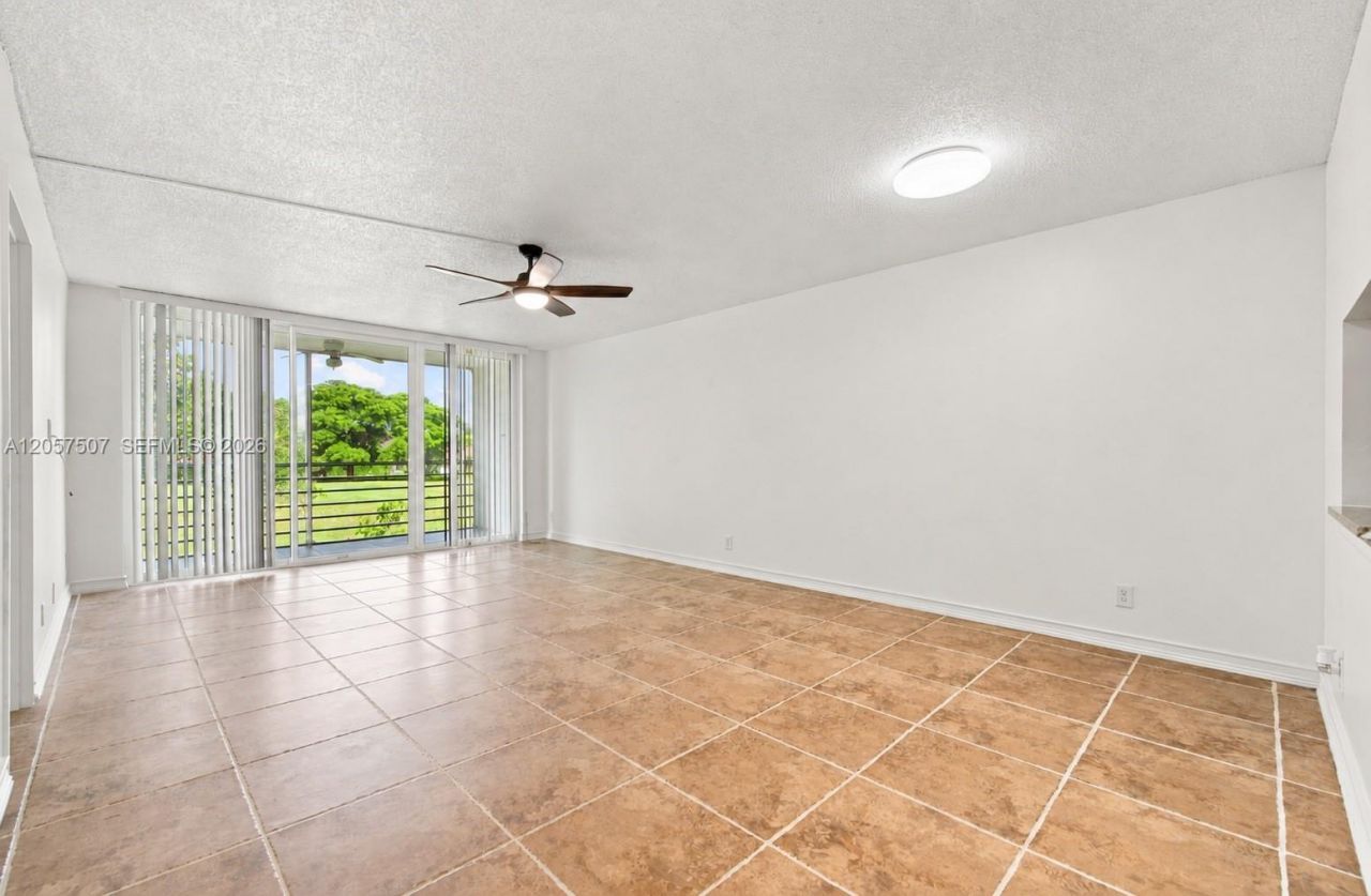 8421 Lagos De Campo Blvd, Unit 202T, Tamarac, FL 33321 Photo