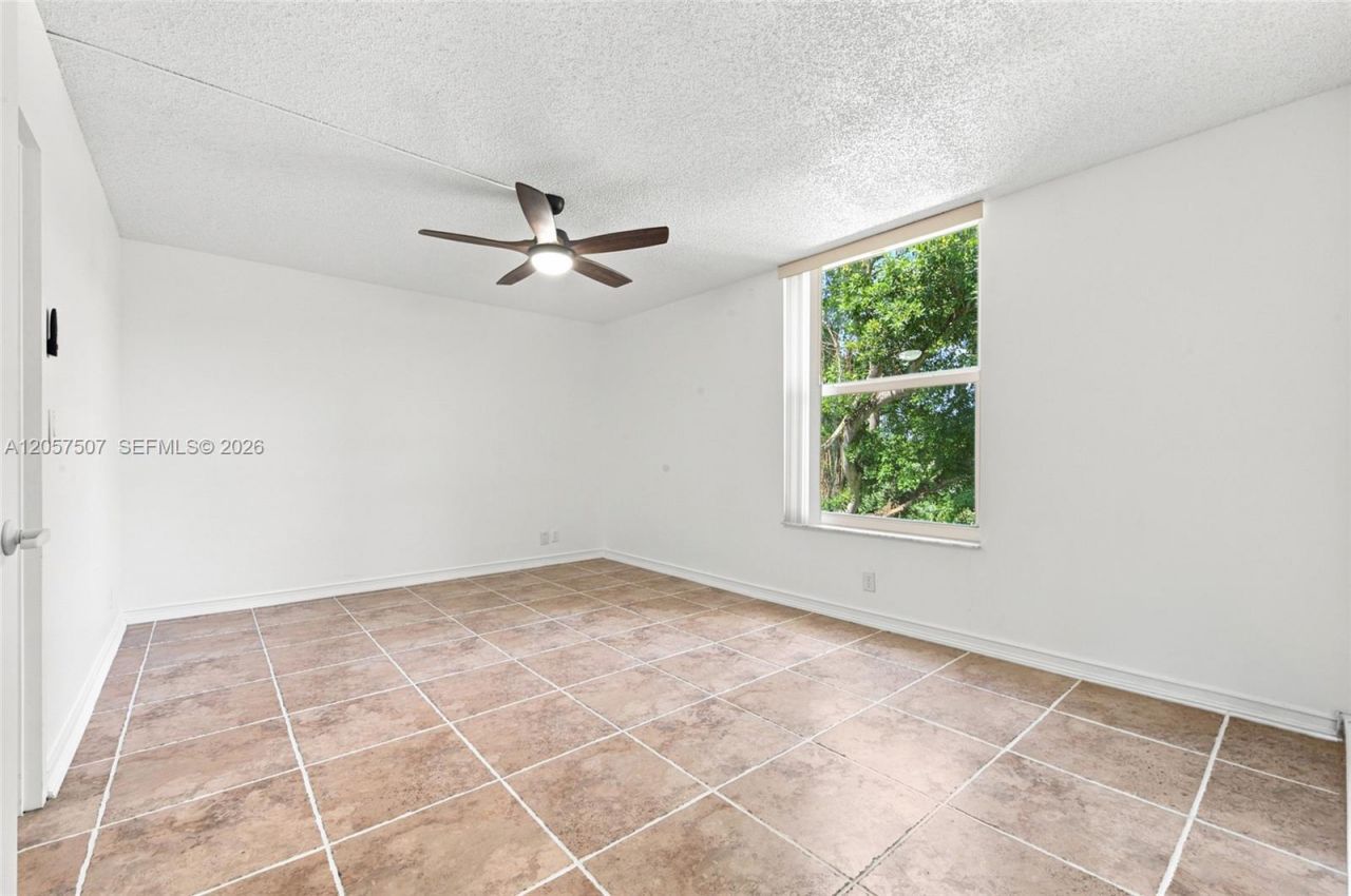 8421 Lagos De Campo Blvd, Unit 202T, Tamarac, FL 33321 Photo