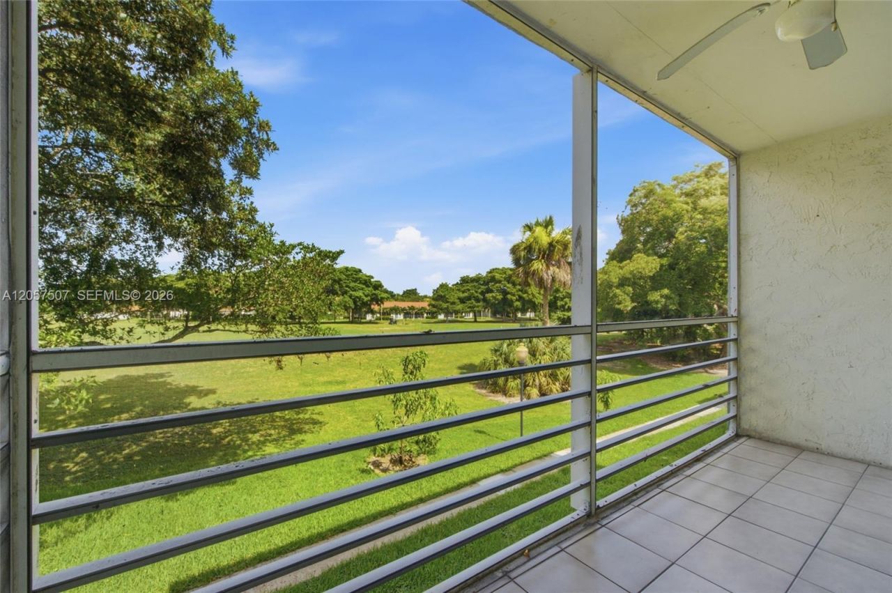 8421 Lagos De Campo Blvd, Unit 202T, Tamarac, FL 33321 Photo