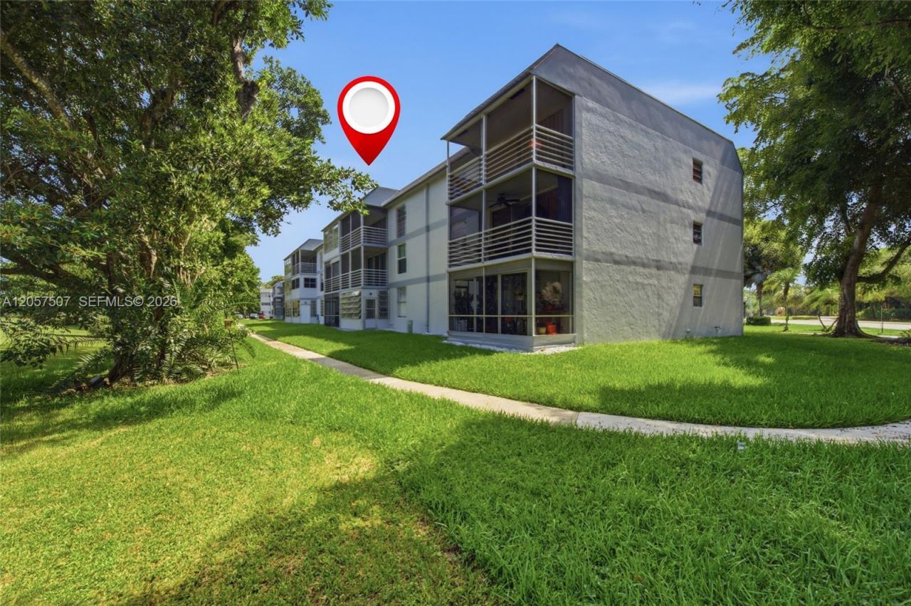 8421 Lagos De Campo Blvd, Unit 202T, Tamarac, FL 33321 Photo