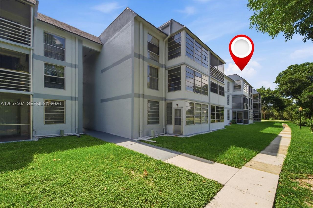 8421 Lagos De Campo Blvd, Unit 202T, Tamarac, FL 33321 Photo