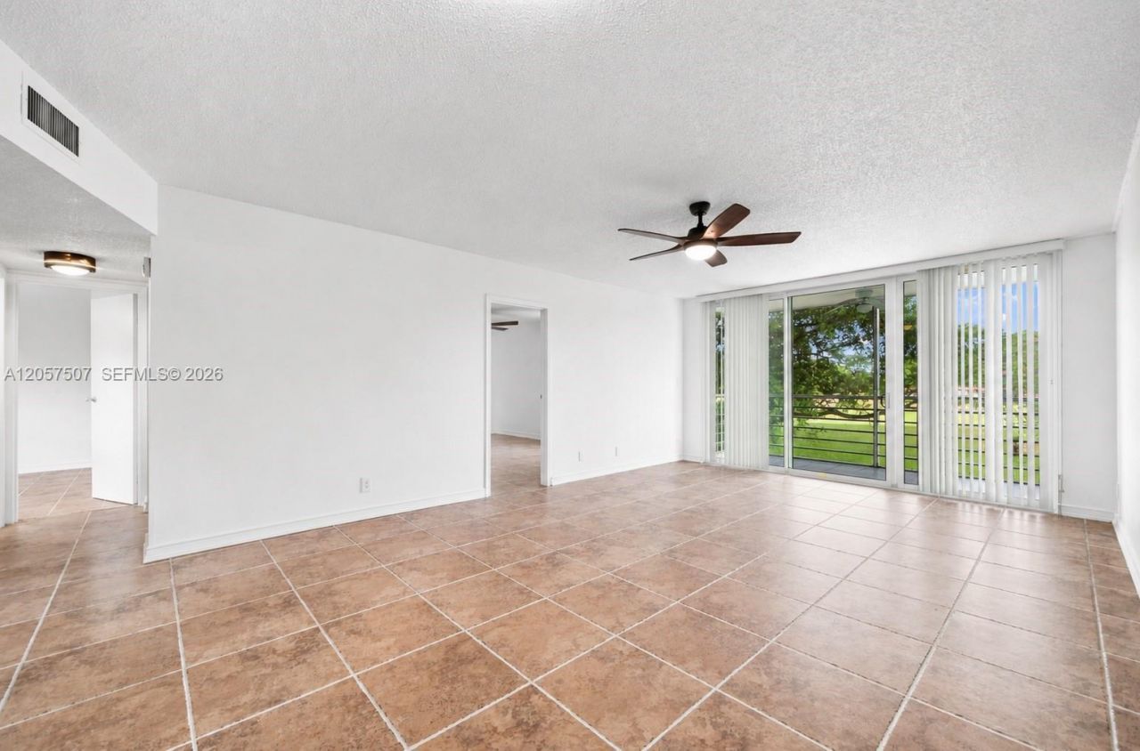 8421 Lagos De Campo Blvd, Unit 202T, Tamarac, FL 33321 Photo