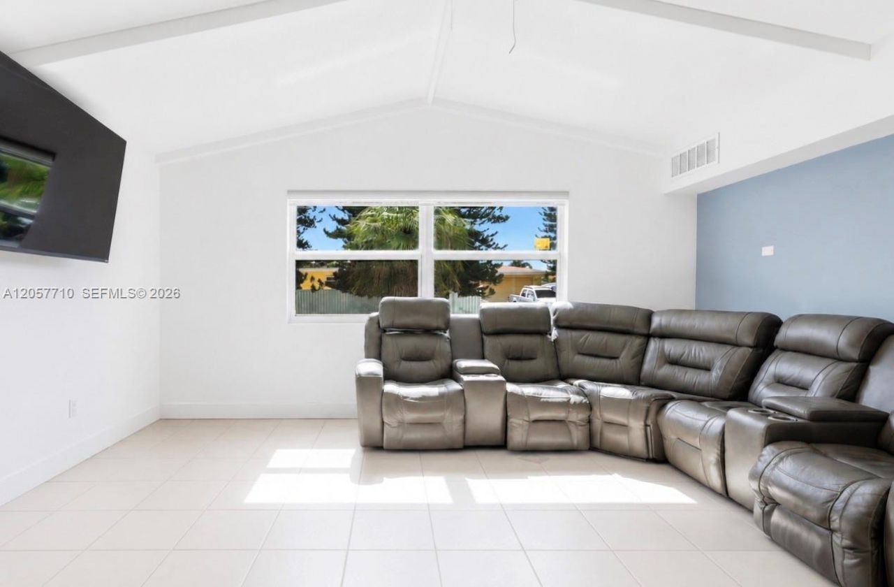 5001 Madison St , Hollywood, FL 33021 Photo