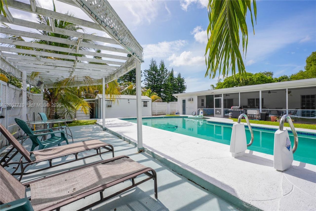 5001 Madison St , Hollywood, FL 33021 Photo