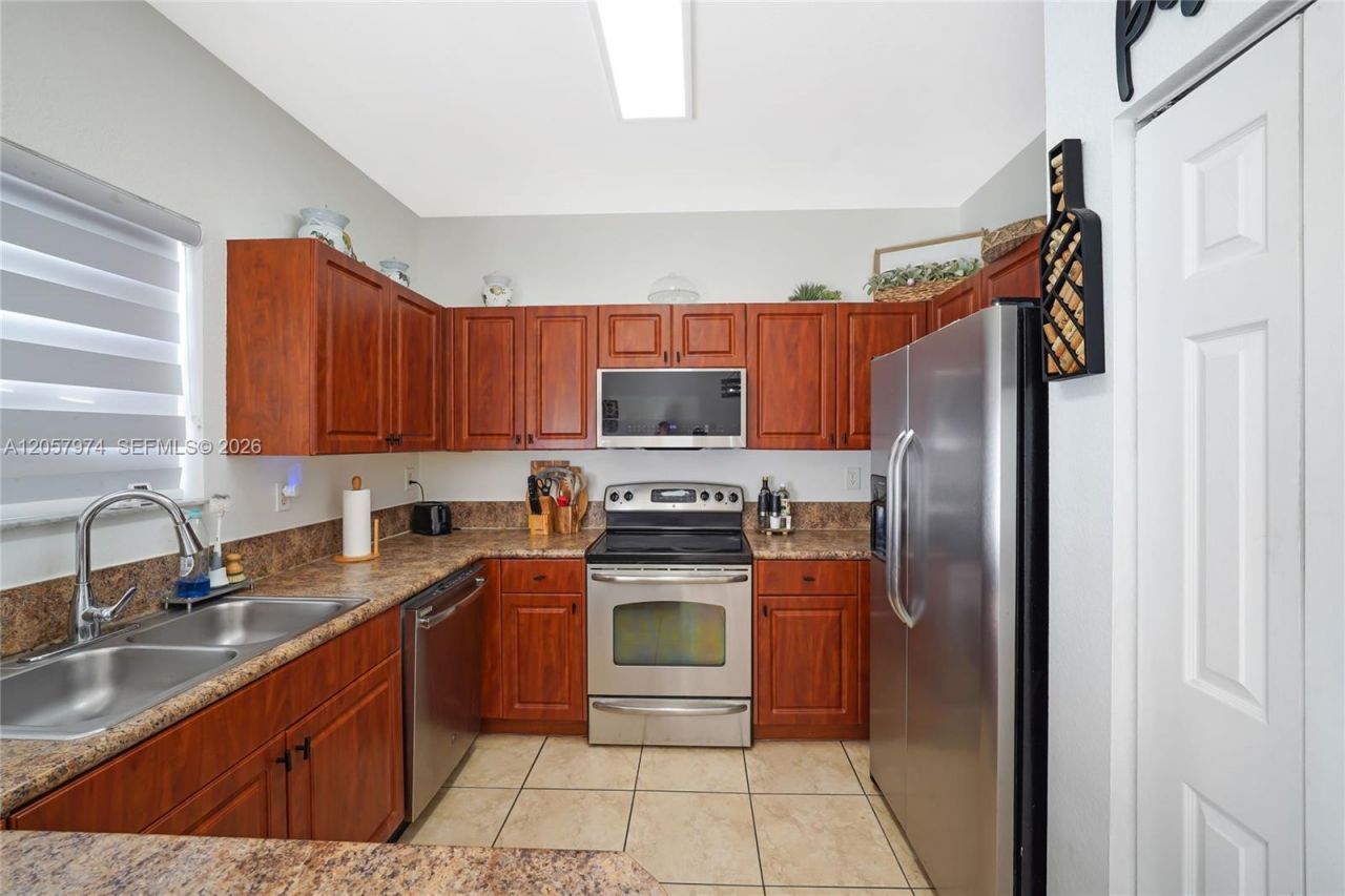 8897 SW 225th St, Cutler Bay, FL 33190 Photo
