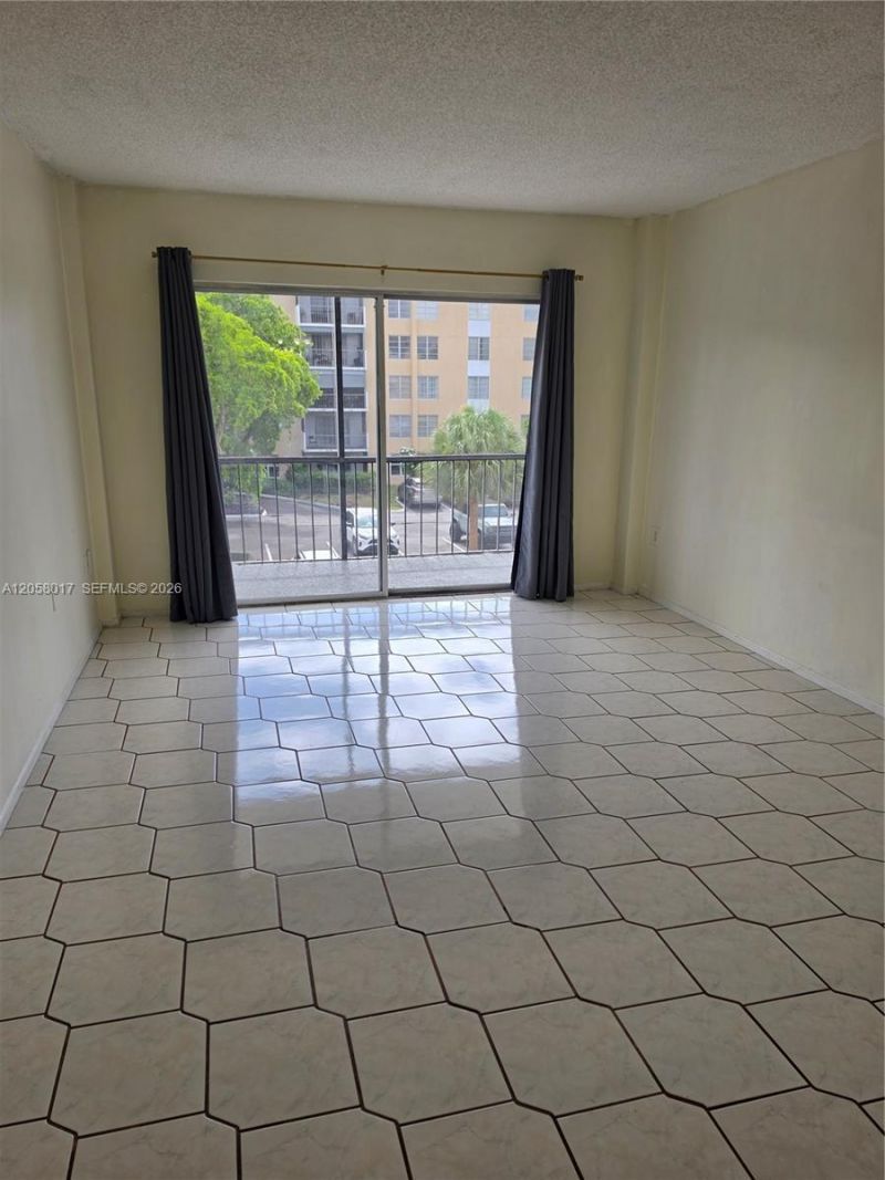 4158 Inverrary Dr , Unit 308, Lauderhill, FL 33319 Photo