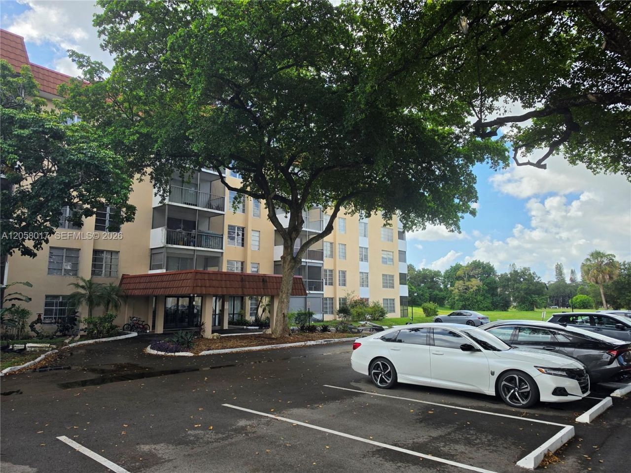 4158 Inverrary Dr , Unit 308, Lauderhill, FL 33319 Photo