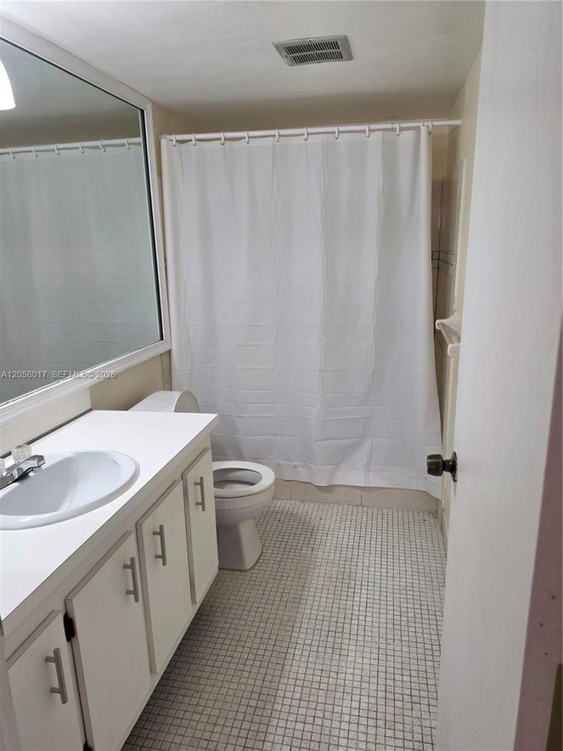 4158 Inverrary Dr , Unit 308, Lauderhill, FL 33319 Photo