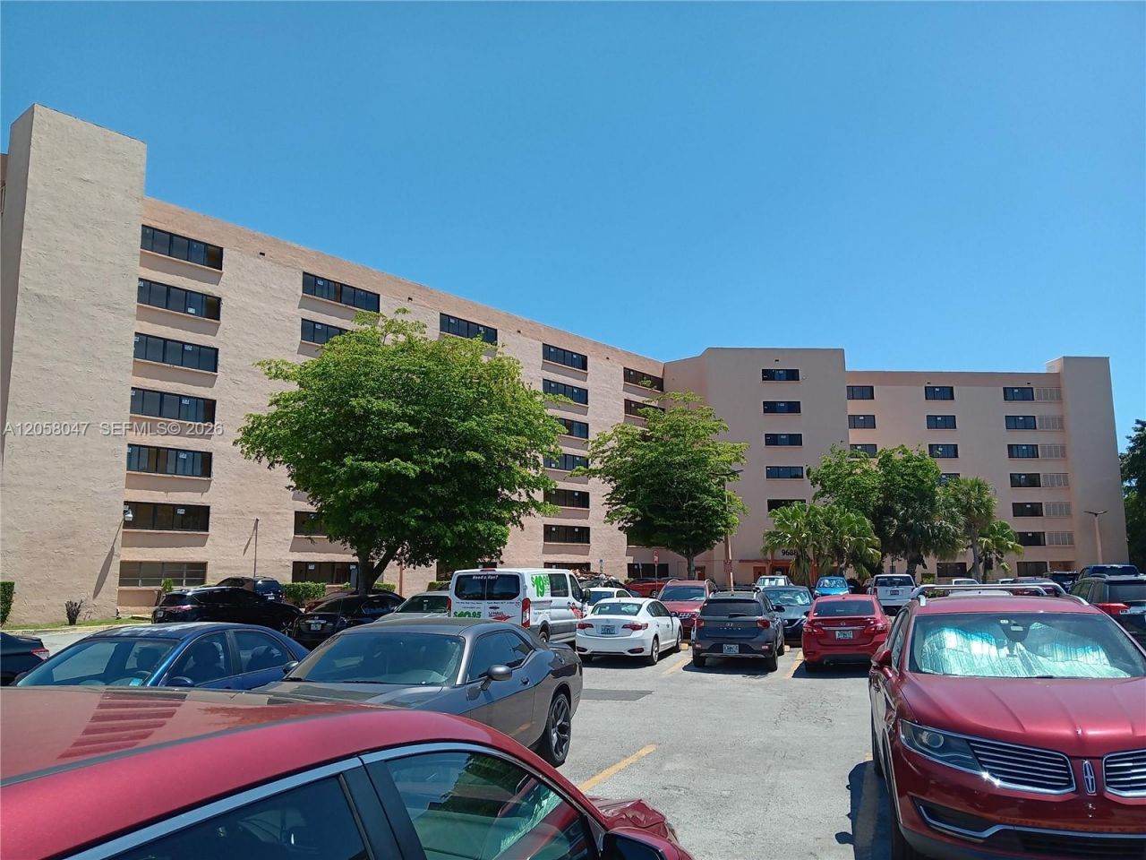 9688 Fontainebleau Blvd , Unit 502, Miami, FL 33172 Photo