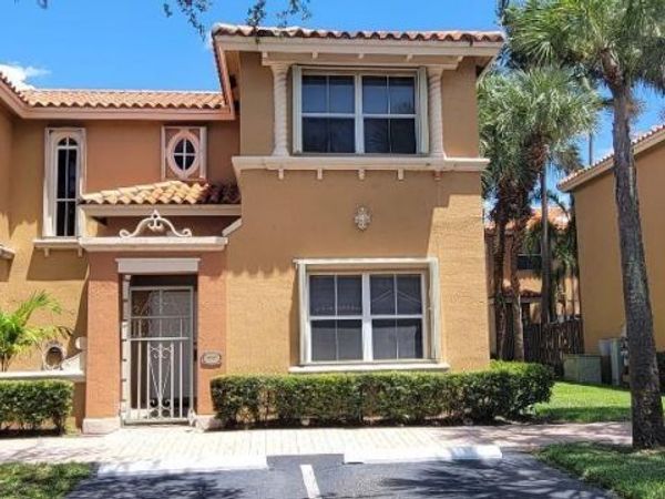 8545 NW 140th St, Unit 1101, Miami Lakes, FL 33016