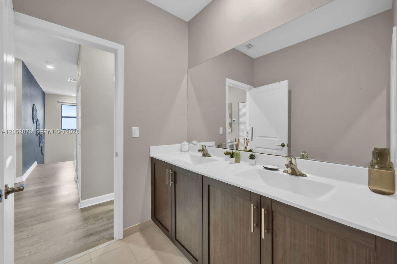24970 SW 108th Ave , Unit 1, Homestead, FL 33032 Photo