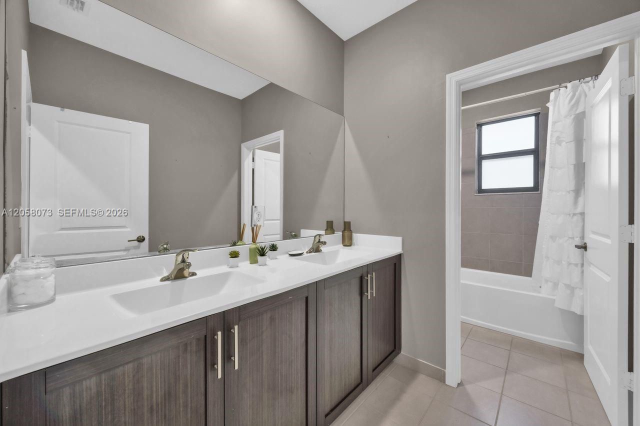 24970 SW 108th Ave , Unit 1, Homestead, FL 33032 Photo