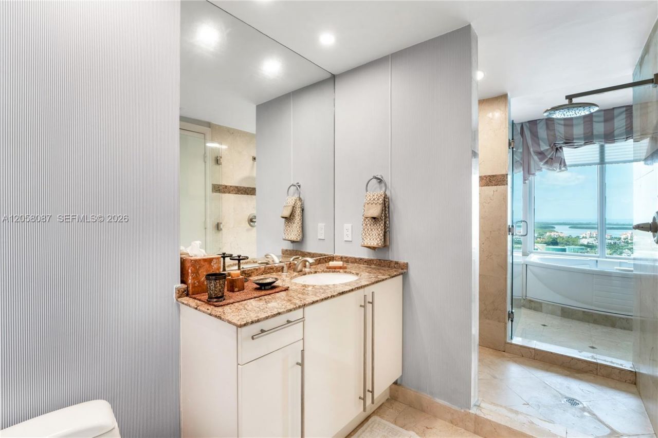 1000 S Pointe Dr , Unit 2501, Miami Beach, FL 33139 Photo