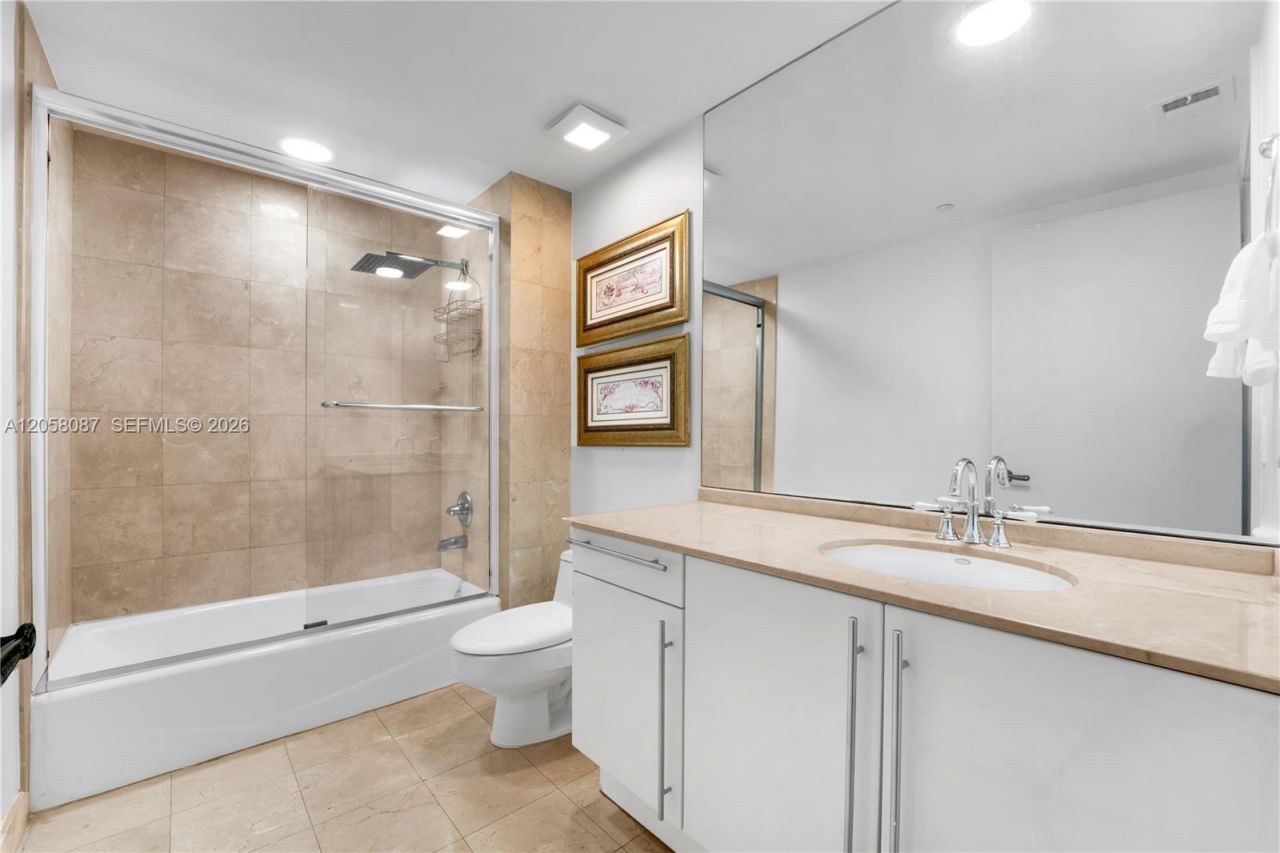 1000 S Pointe Dr , Unit 2501, Miami Beach, FL 33139 Photo