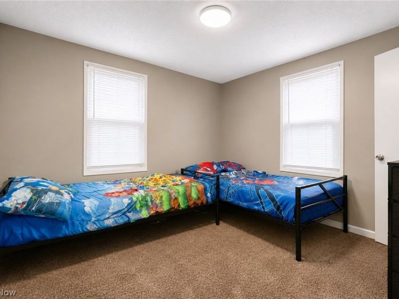985 Bloomfield Avenue, Akron, OH 44302 Photo 10