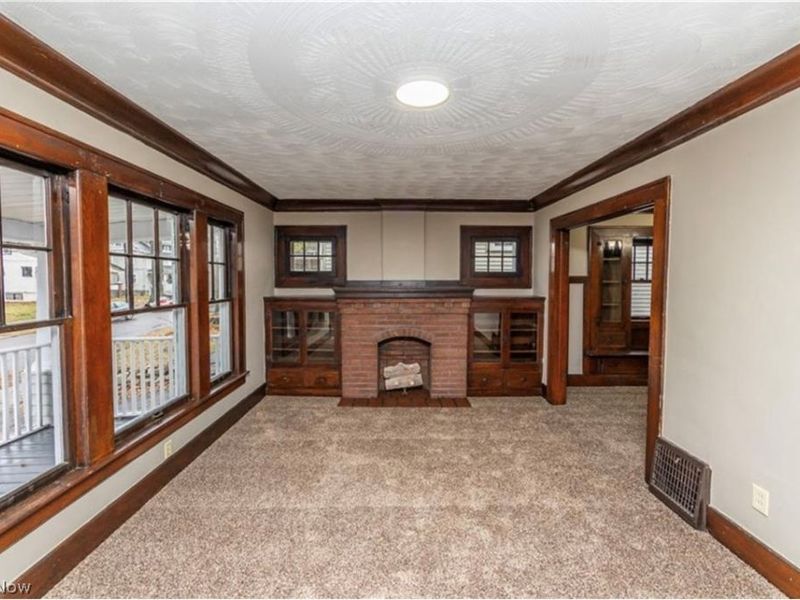 985 Bloomfield Avenue, Akron, OH 44302 Photo 4