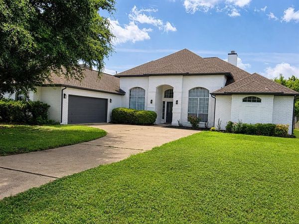 1706 Fairhaven Drive , Mansfield, TX 76063