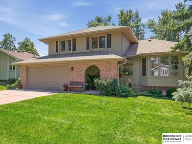 13937 Arbor Circle, Omaha, NE 68144