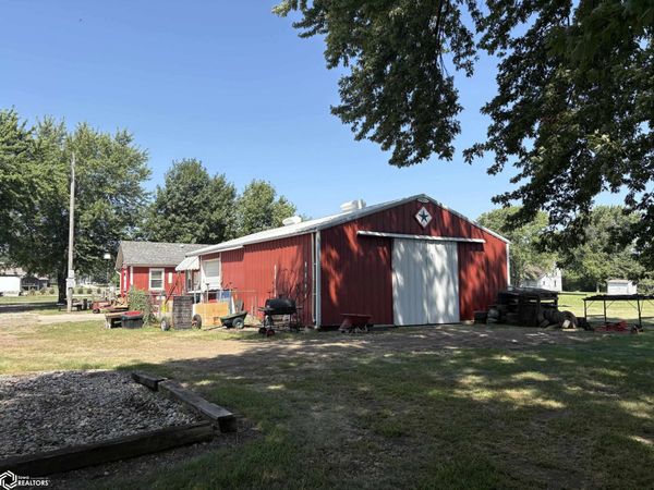 1802 Jefferson Street, Emmetsburg, IA 50536