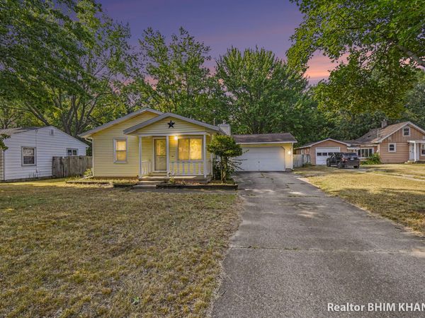 102 Sluyter Street SE, Grand Rapids, MI 49548