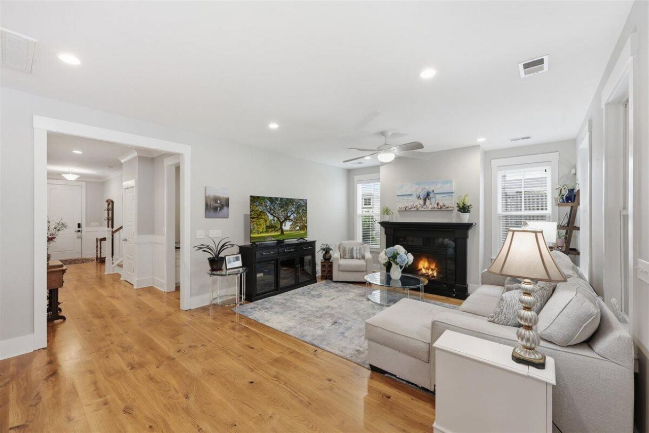 243 Scholar Way Photo 19