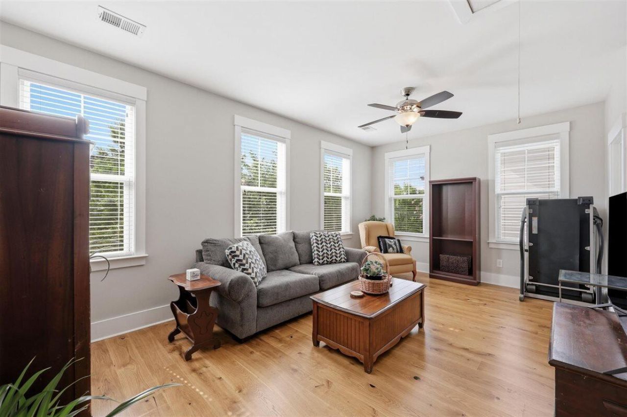 243 Scholar Way Photo 21