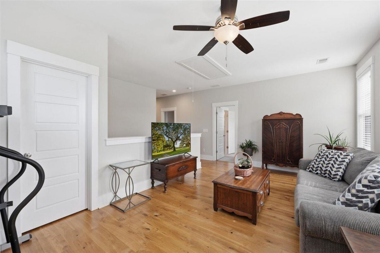 243 Scholar Way Photo 22